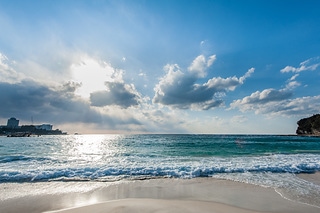 美麗夕陽的白色海灘日本和歌山白良浜Shirarahama