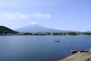 《日本》初夏の富士山・河口湖