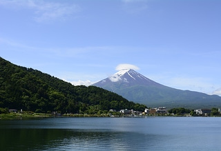 《日本》初夏の富士山・河口湖