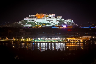 布達拉宮夜景